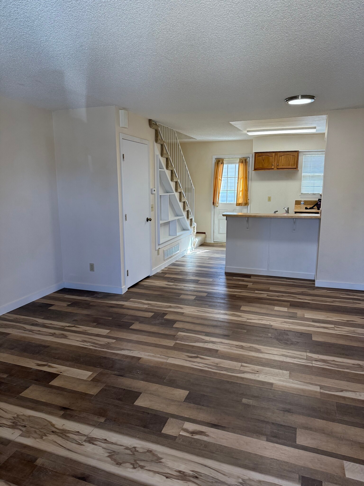 Open floor plan on main level - 3654 Queen Anne Way