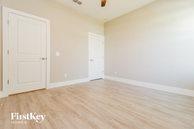 Building Photo - 258 Big Sioux Dr