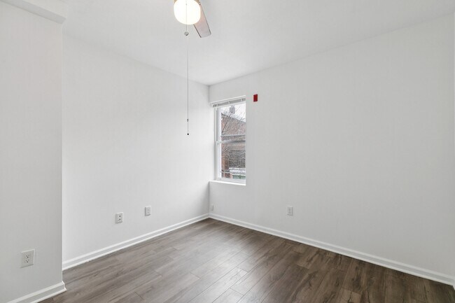 Building Photo - 2227 E Cumberland St
