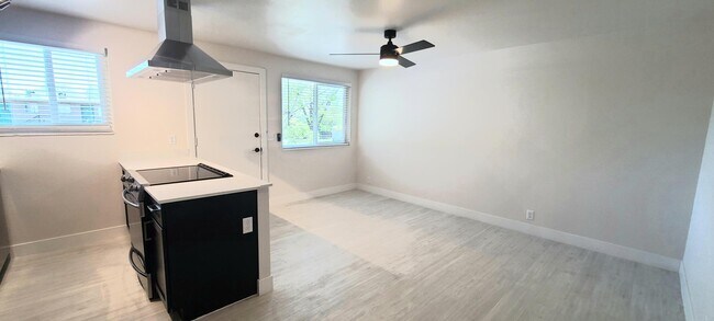Building Photo - Mesa Verde Apartments