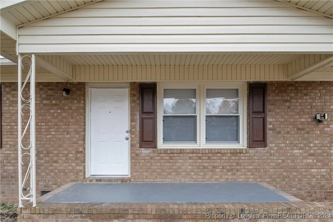 Building Photo - 929 Hollydale Ln