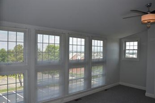 Building Photo - 6 Admirals Wy