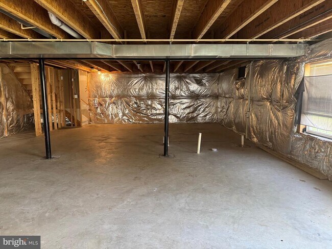 Building Photo - 9719 Inkwood Dr