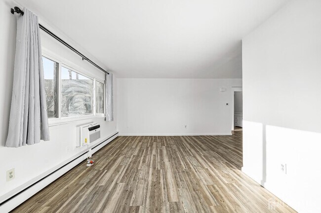 Building Photo - 128 Cricket Ln