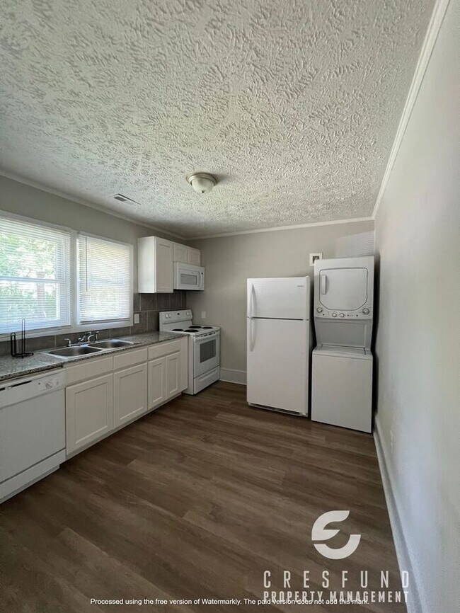 Building Photo - Adorable 1BR in Haymount! AVAILABLE NOW!