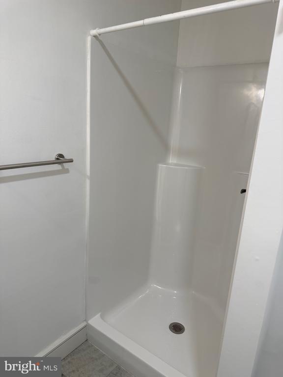 Building Photo - 1087 Mt Tom Rd