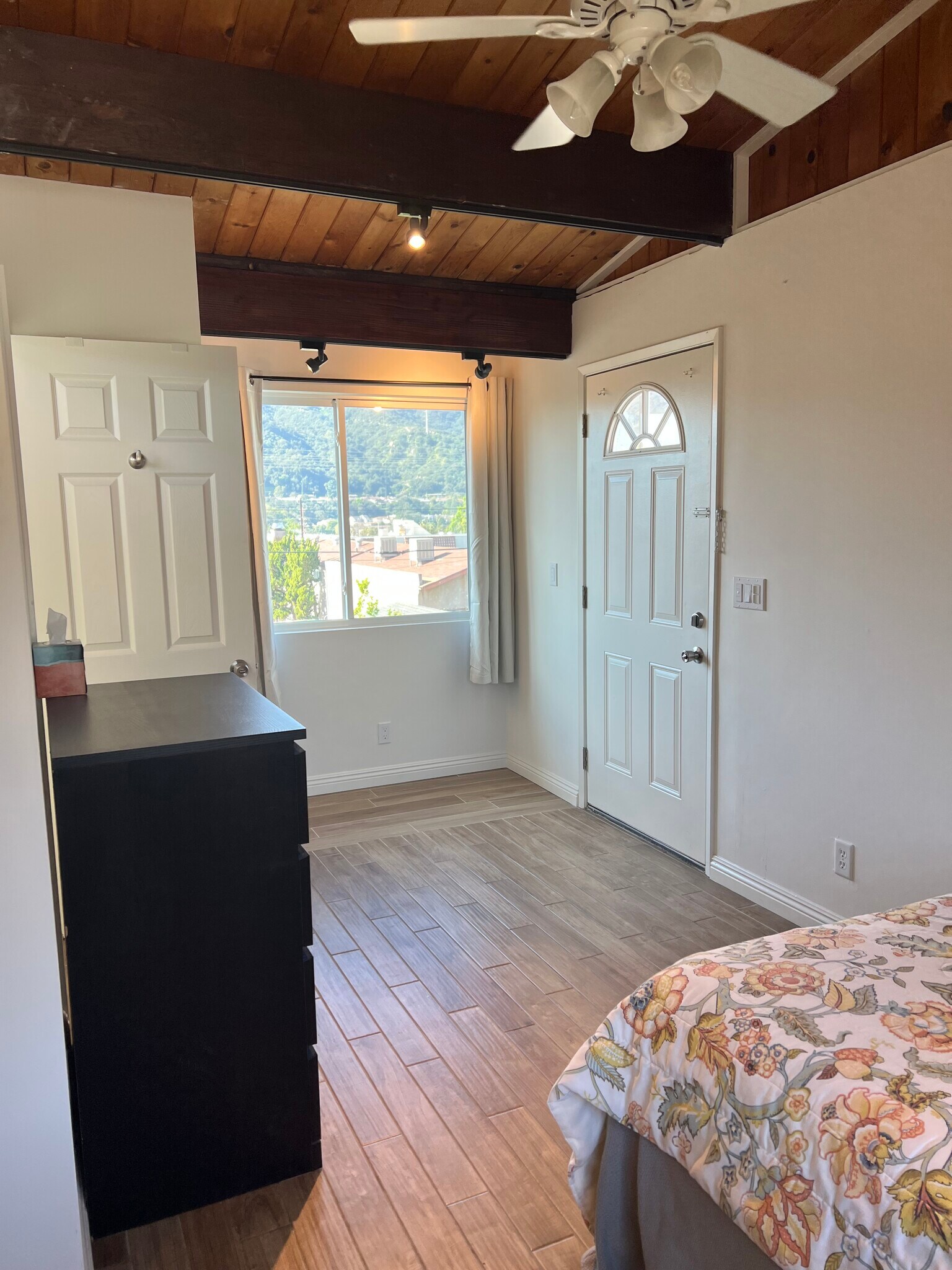 Building Photo - 3829 Rosemont Ave