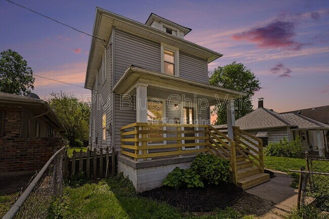 Building Photo - 1710 Lawn Ave