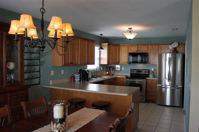 Building Photo - 3765 Ellison Dr