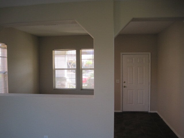 Building Photo - 2946 S Del Rancho Cir