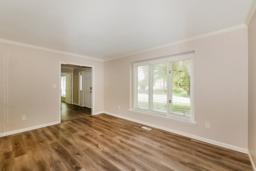 Building Photo - 100 Abbey Rd