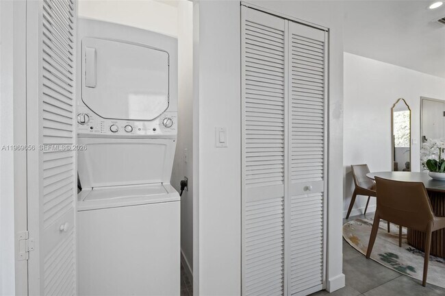 Building Photo - 165 NW 39th St