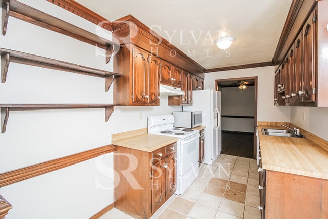 Building Photo - Find Your Oasis Here