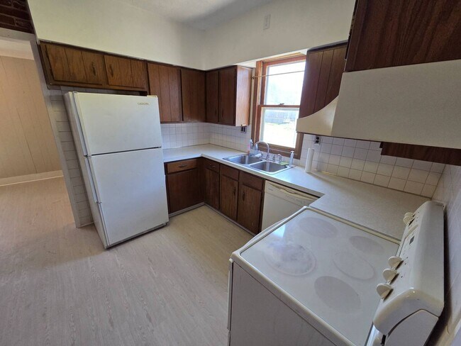 Building Photo - 3027 Fortune Ave