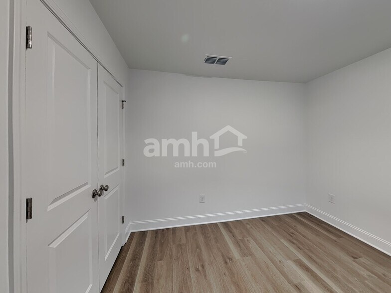 Building Photo - 1658 Aquamarine Dr