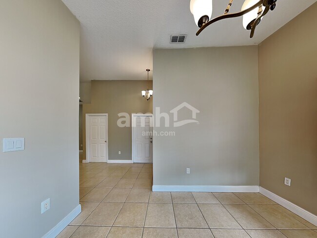 Building Photo - 403 Lisa Ann Ct