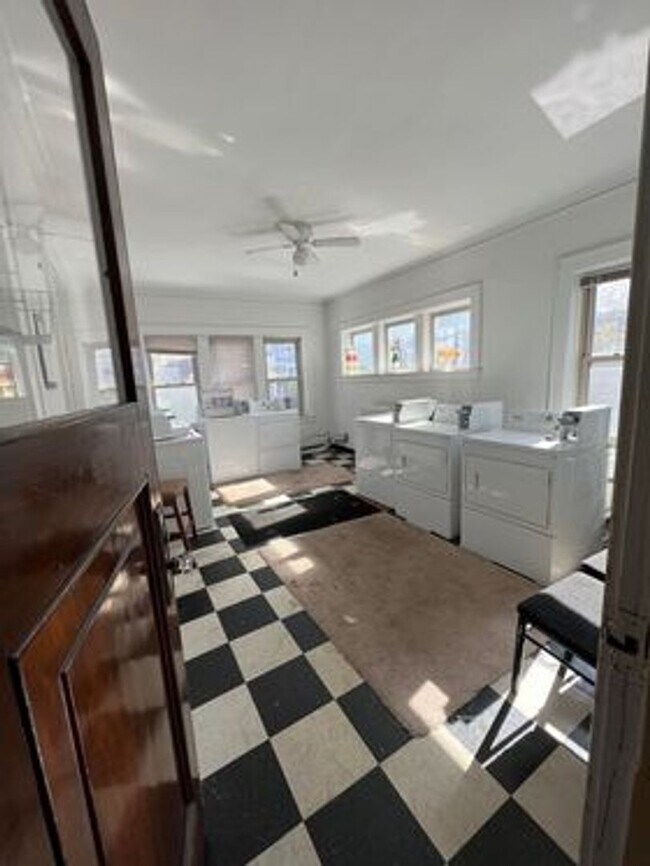 Building Photo - 1625 East Ave | Apt 116 | Incl. Heat| Coin...