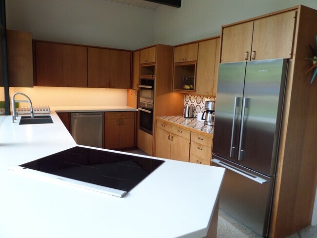 Building Photo - Incredible 3-Bedroom Mid-Century Stunner on Mercer Island! Huge Yard and Central A/C!!