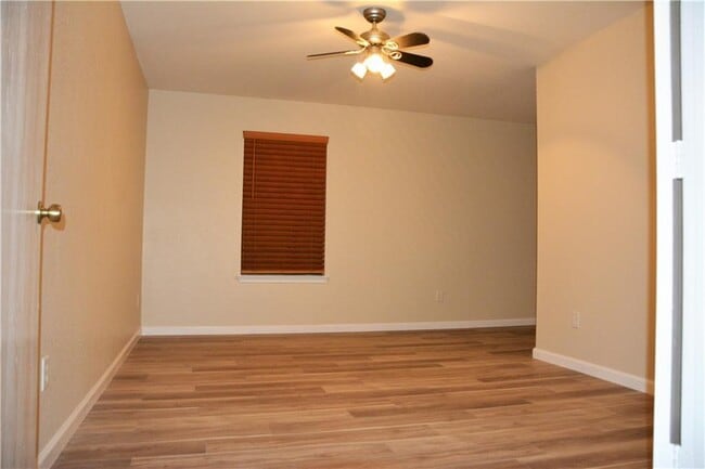 Building Photo - 4616 Woodstock Dr