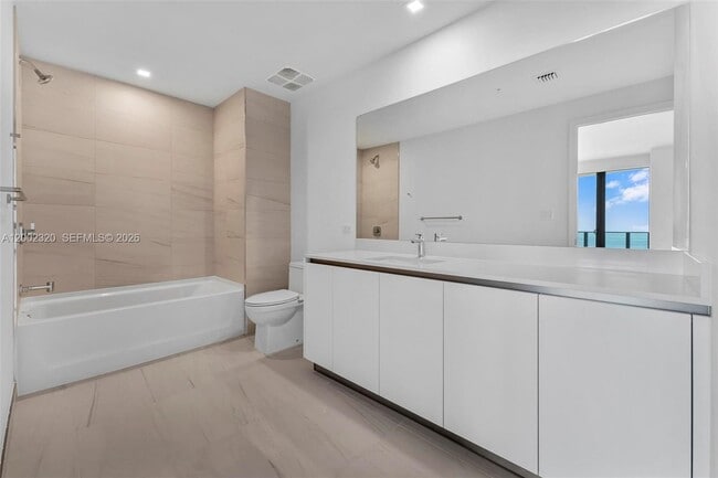 Building Photo - 900 N Ocean Blvd