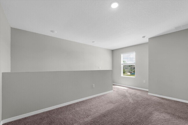 Building Photo - Modern 4-Bedroom Parrish Home with Bonus Loft & Open Living Space