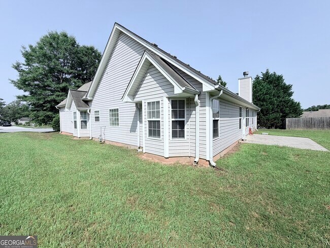 Building Photo - 3816 Landing Terrace