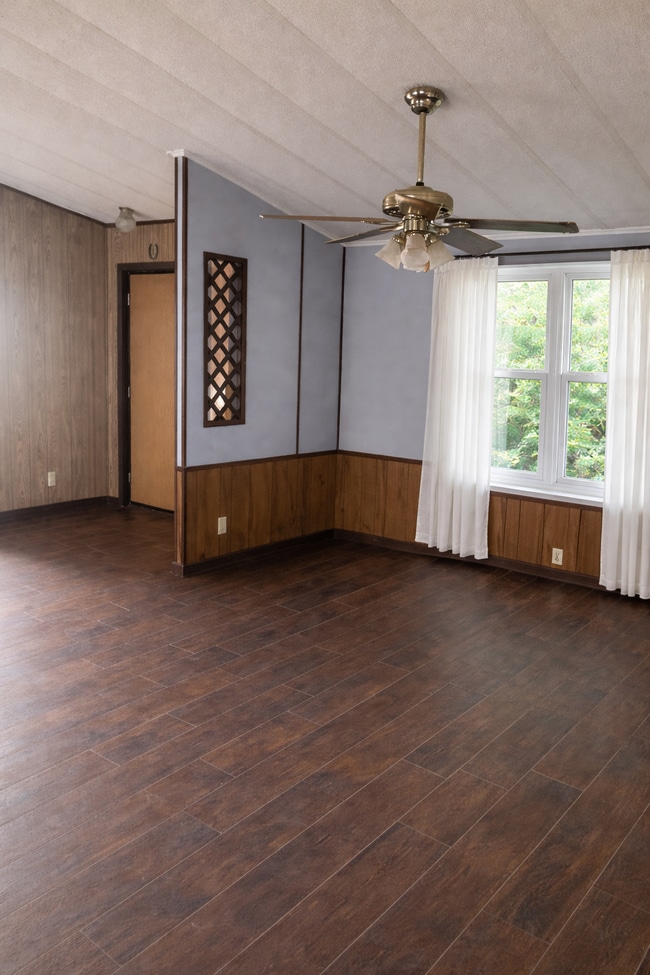 Building Photo - 1379 N Vicha Rd