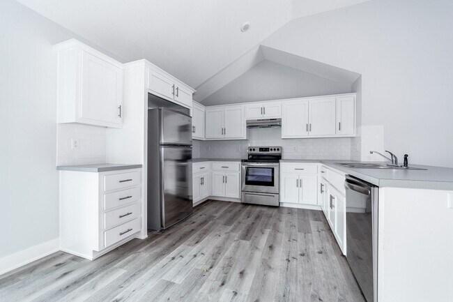 Building Photo - AVAILABLE SOON: Move-In Ready 4-Bedroom Beauty with Modern Finishes & Spacious Yard!