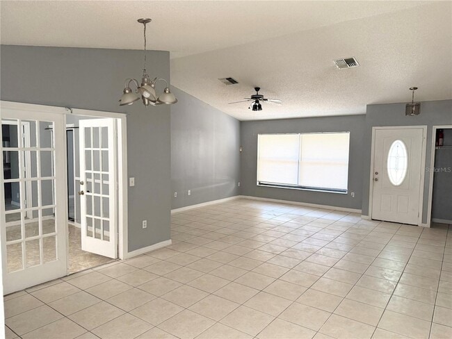 Building Photo - 3402 Bretwood Dr