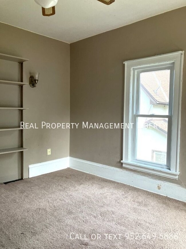 Building Photo - 2309 Buchanan St NE