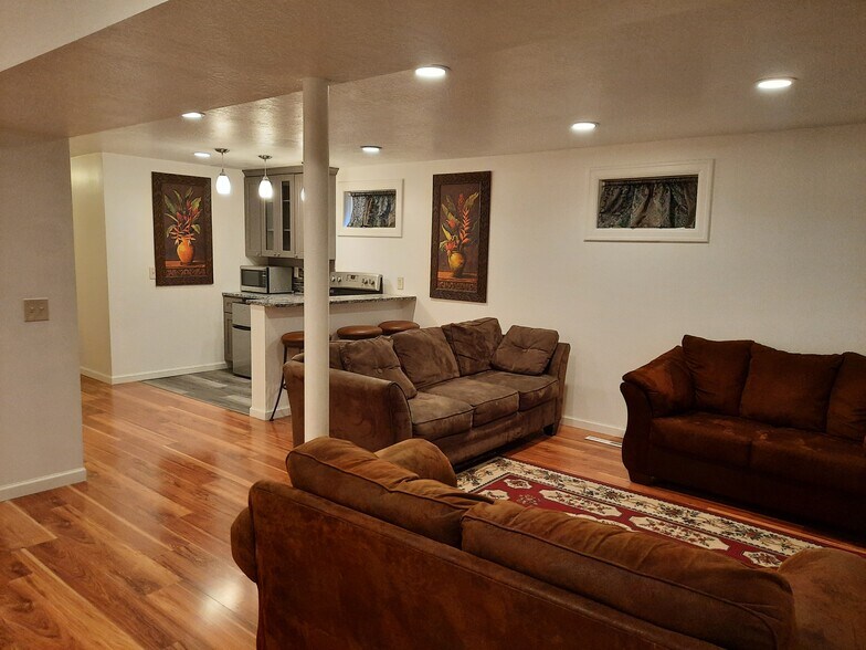 Building Photo - 1360 E 450 S