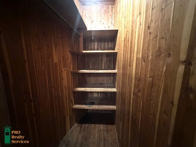 Building Photo - PM-221-002