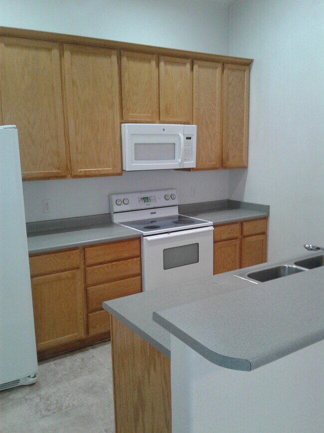 Primary Photo - 7251 Brittany Town Dr