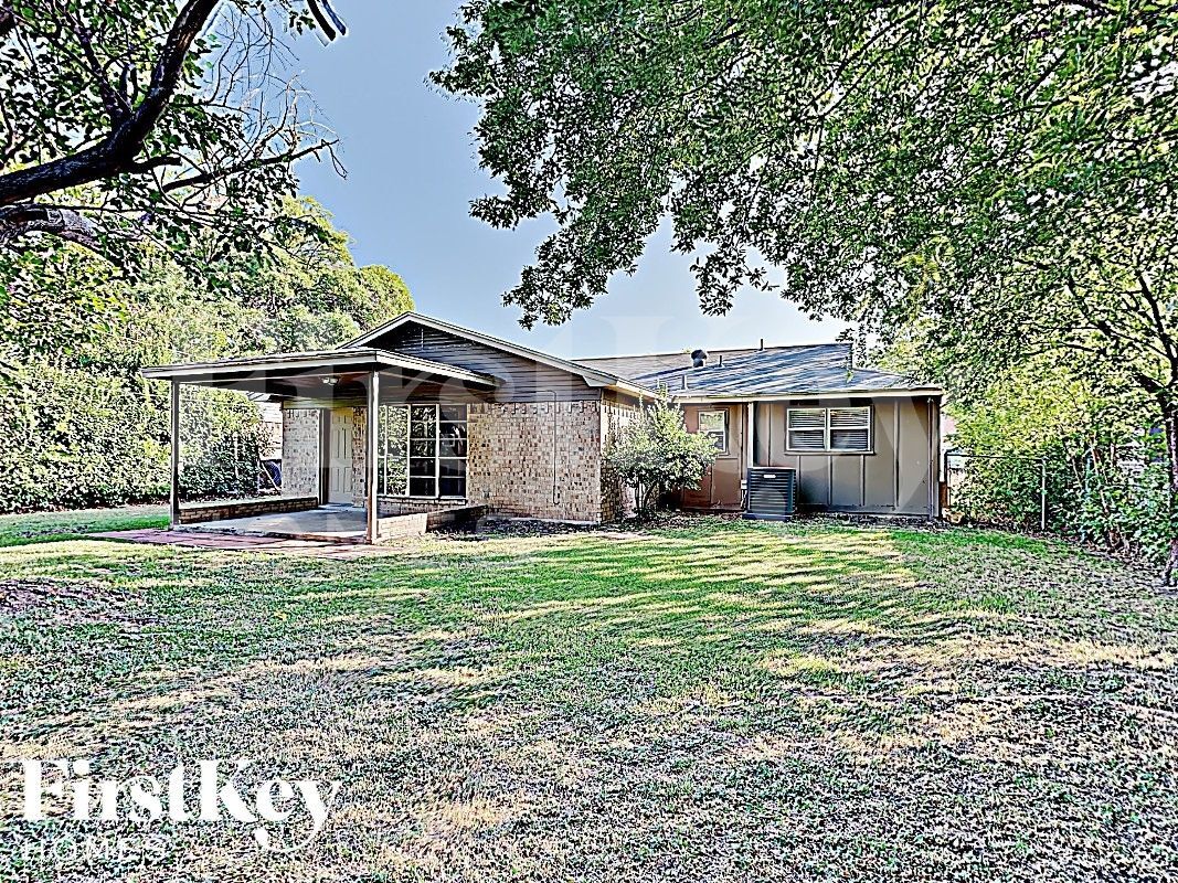 Building Photo - 2709 Trinity Valley Ct