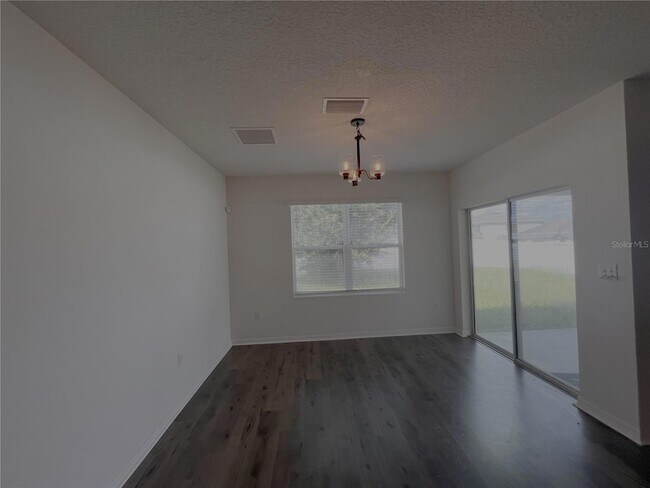 Building Photo - 5001 SW 97th Pl