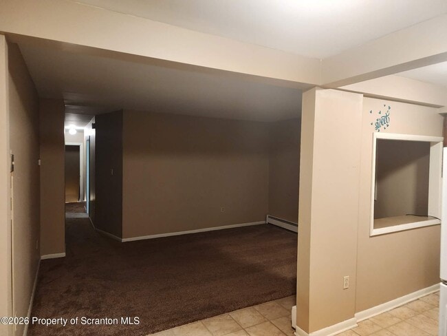 Building Photo - 16 Watkins St