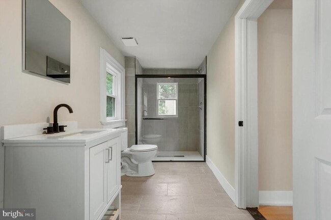 Building Photo - 553 Highland Ave