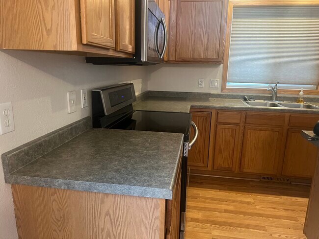 Building Photo - 4248 Red Hawk Dr SE