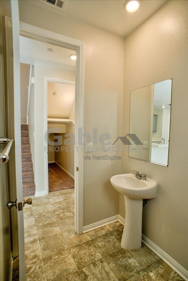 Building Photo - 27477 Boulderview Way