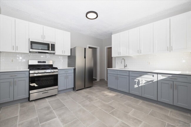 Primary Photo - 45 Cowles St