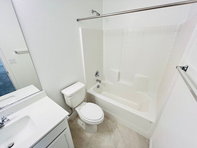 Building Photo - NEW NEW NEW Cadence 4 Bedroom