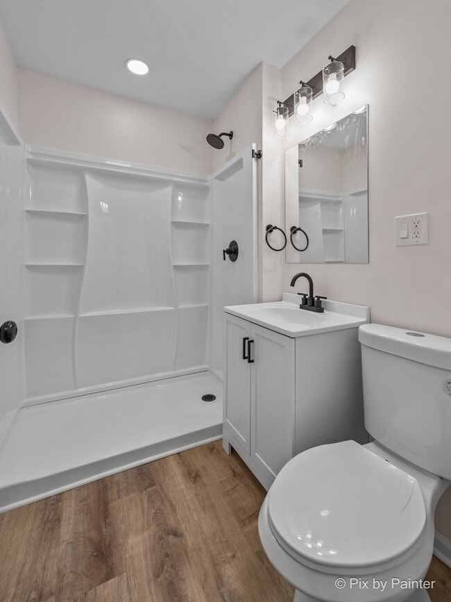 Building Photo - 1019 Maple St