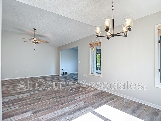 Building Photo - 1007 S Pointe Alexis Dr