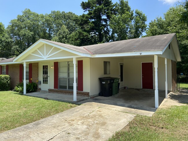 Carport - 1134 Piedmont Dr