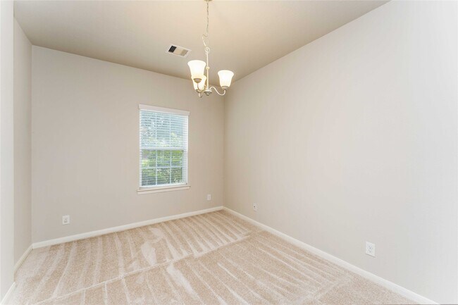 Building Photo - 2206 Grand Isle Ln