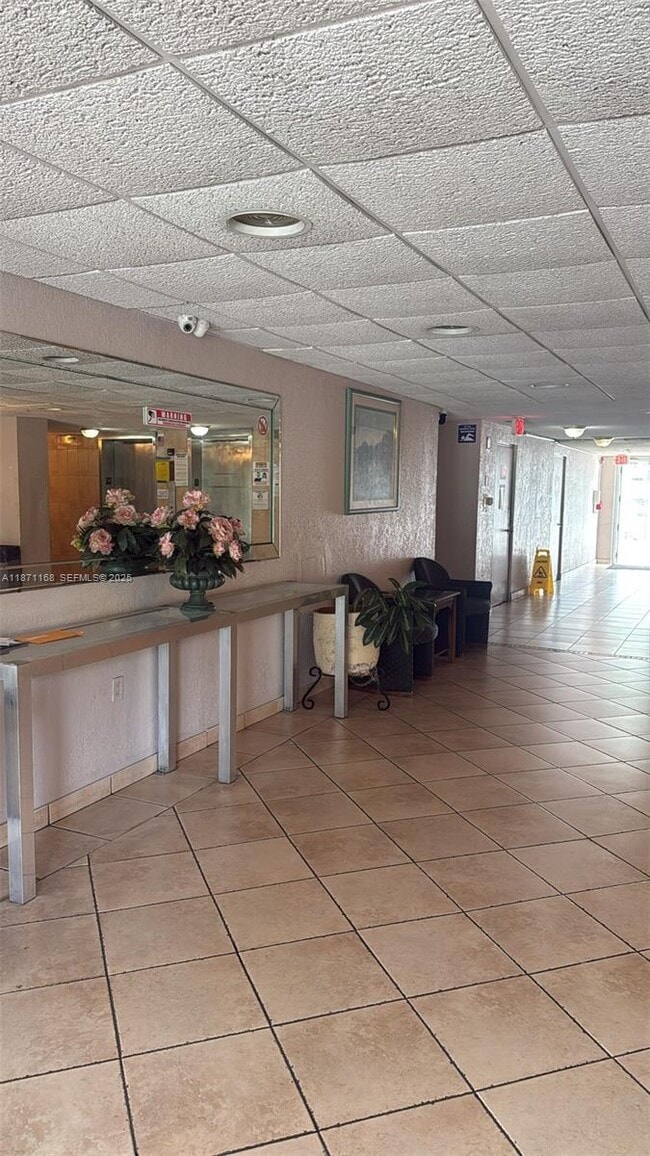 Building Photo - 16465 NE 22nd Ave