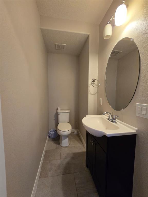 Building Photo - 8642 Vedder Ln
