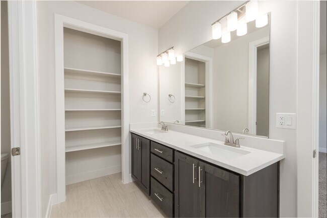 Building Photo - 2027 W 380 S