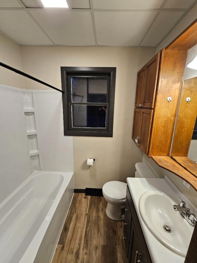 Building Photo - 316 E Walnut St