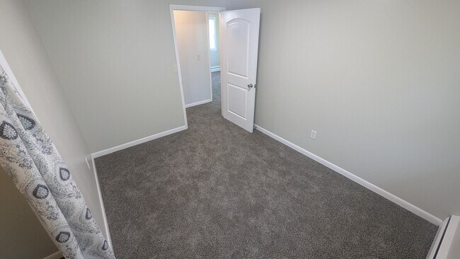 Building Photo - 2221 Millwood Dr